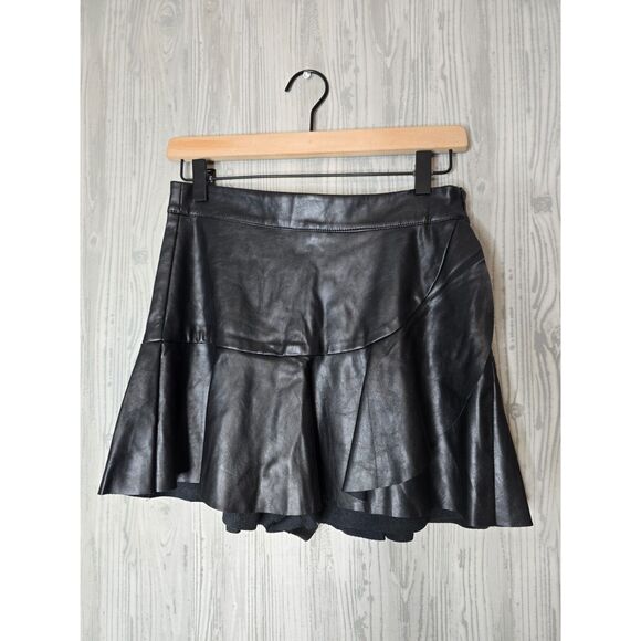 Do+Be Faux Leather Ruffle Skort Small Black Corporate Goth Edgy Y2K Street Style - Picture 7 of 7